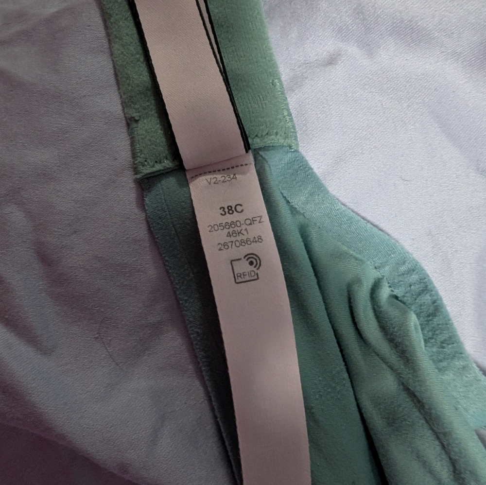 Victoria’s Secret Love Cloud Smooth Wireless Push-Up Plunge Bra Sage Green 38C - Picture 12 of 13